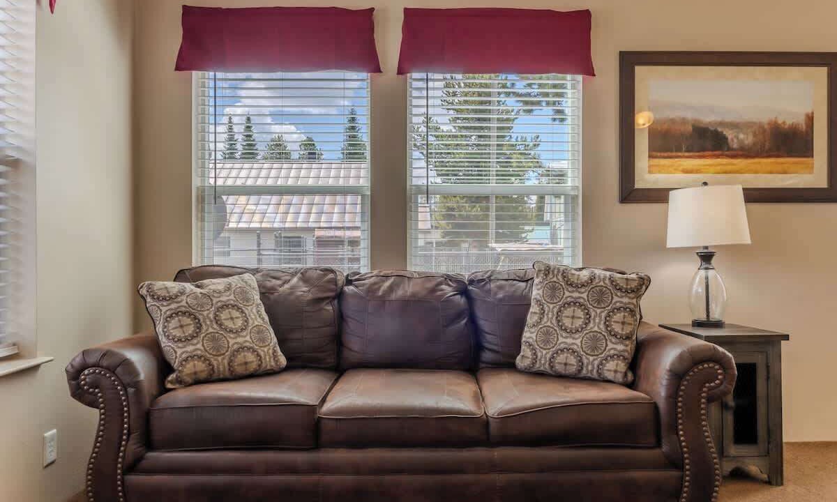 Photo of Livingroom in West Yellowstone