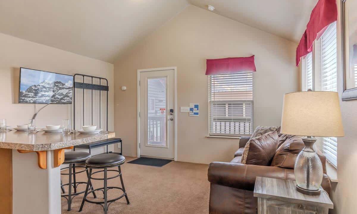 Photo of Livingroom in West Yellowstone
