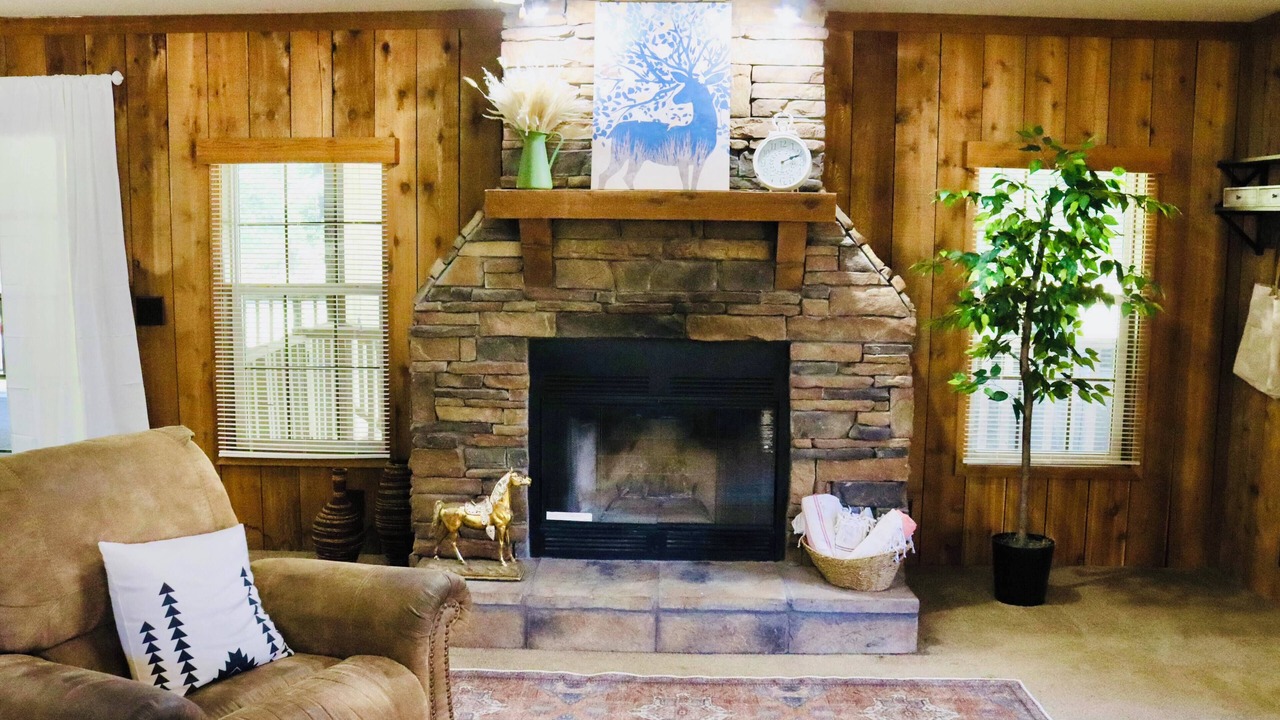 Photo of Livingroom in Edwards