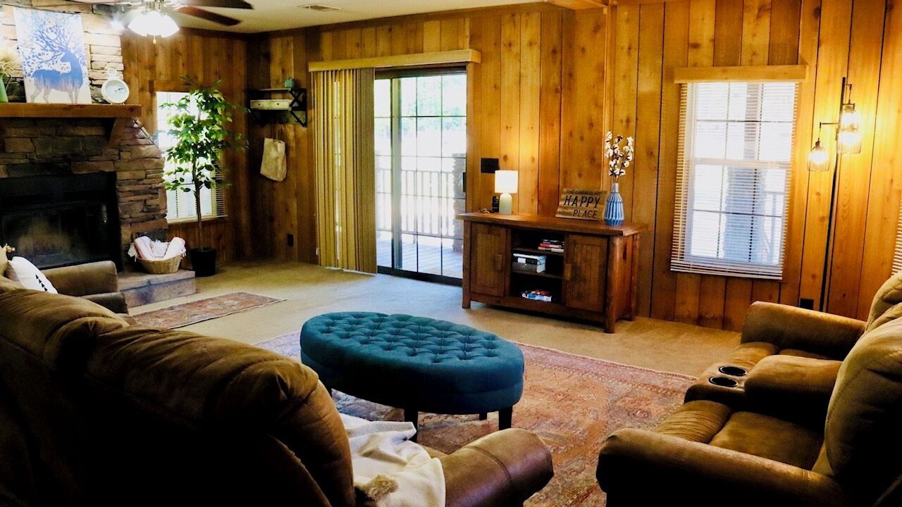 Photo of Livingroom in Edwards