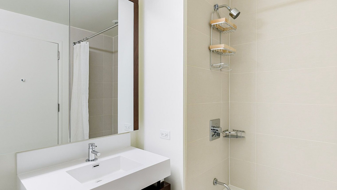 Photo of Bathroom in Streeterville