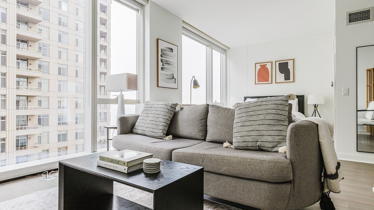 Photo of Livingroom in Streeterville