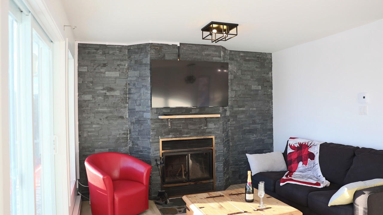 Photo of Livingroom in Petite-Riviere-Saint-Francois