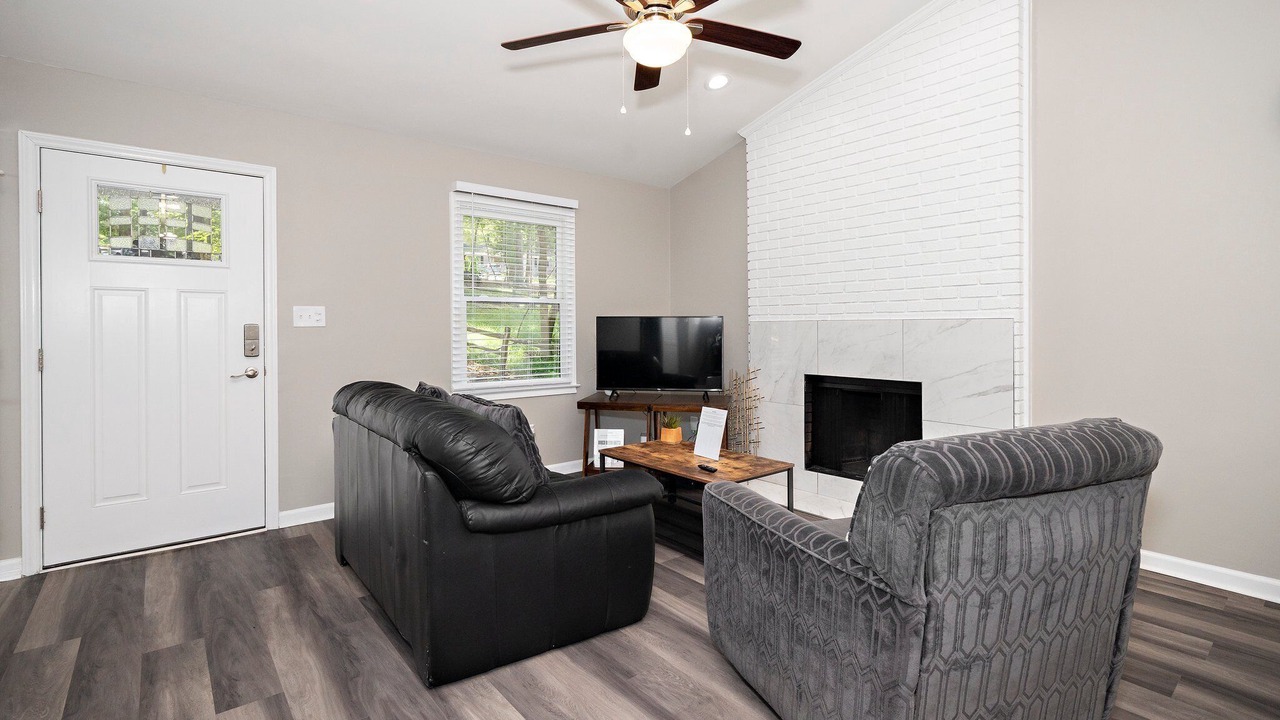 Photo of Livingroom in Cary