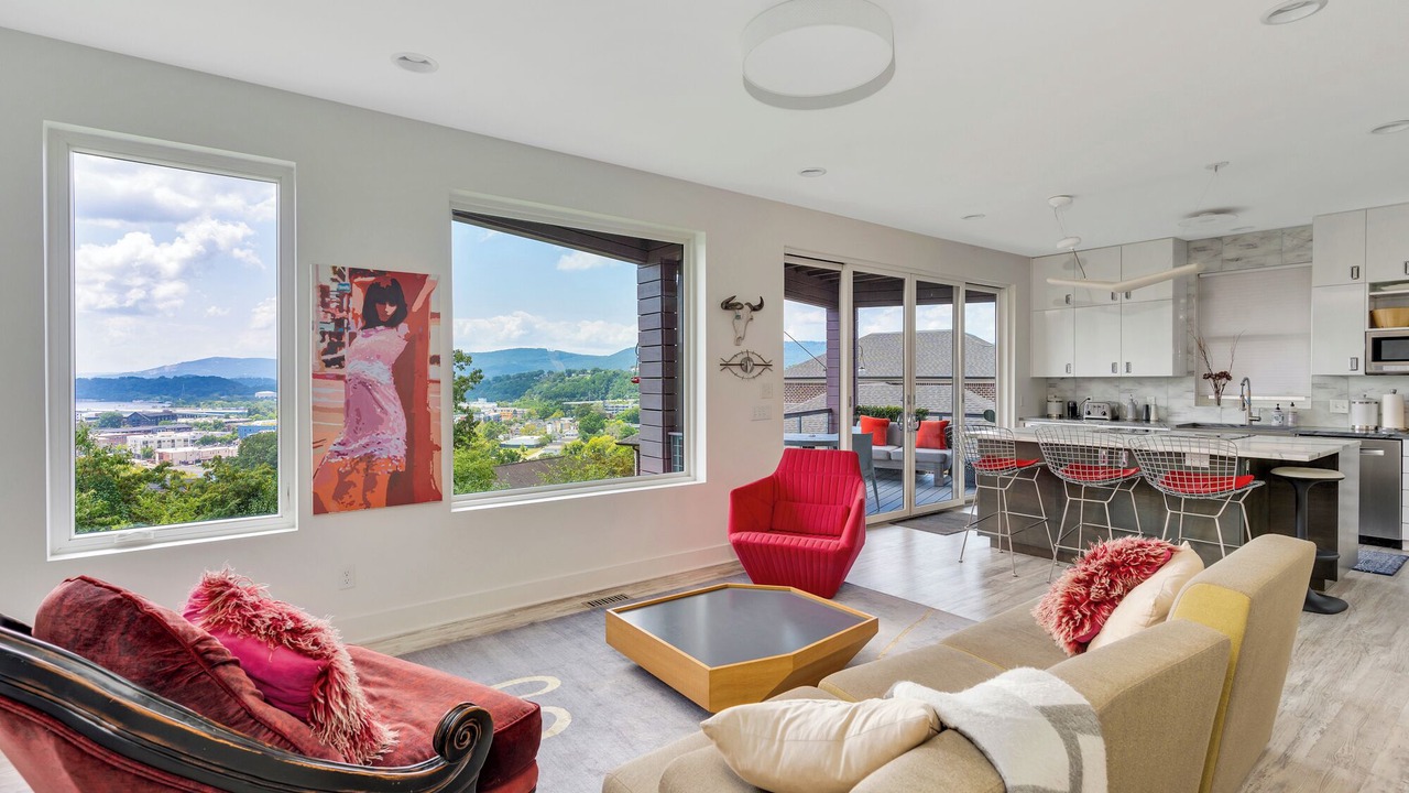 Photo of Livingroom in Northside