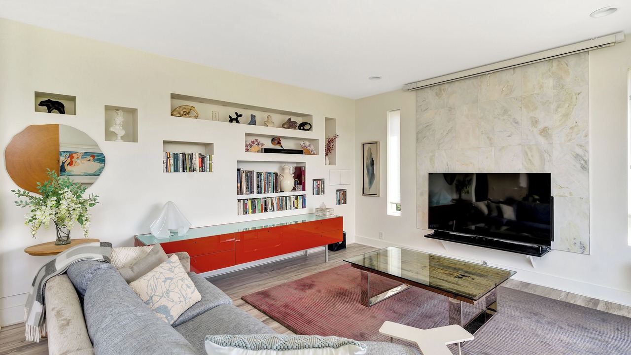 Photo of Livingroom in Northside