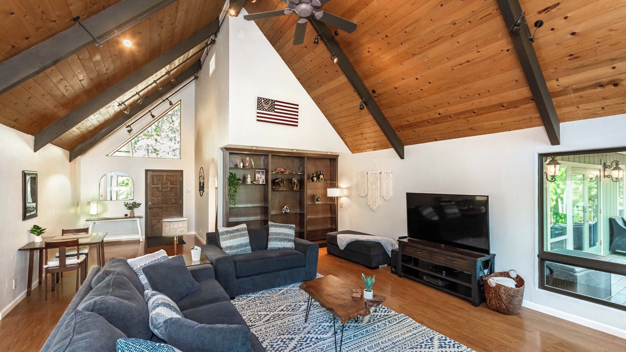 Photo of Livingroom in Alta Sierra