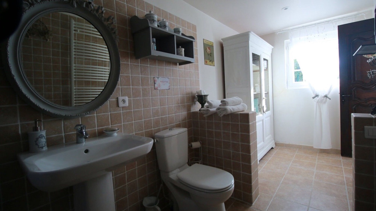 Photo of Bathroom in Suzay