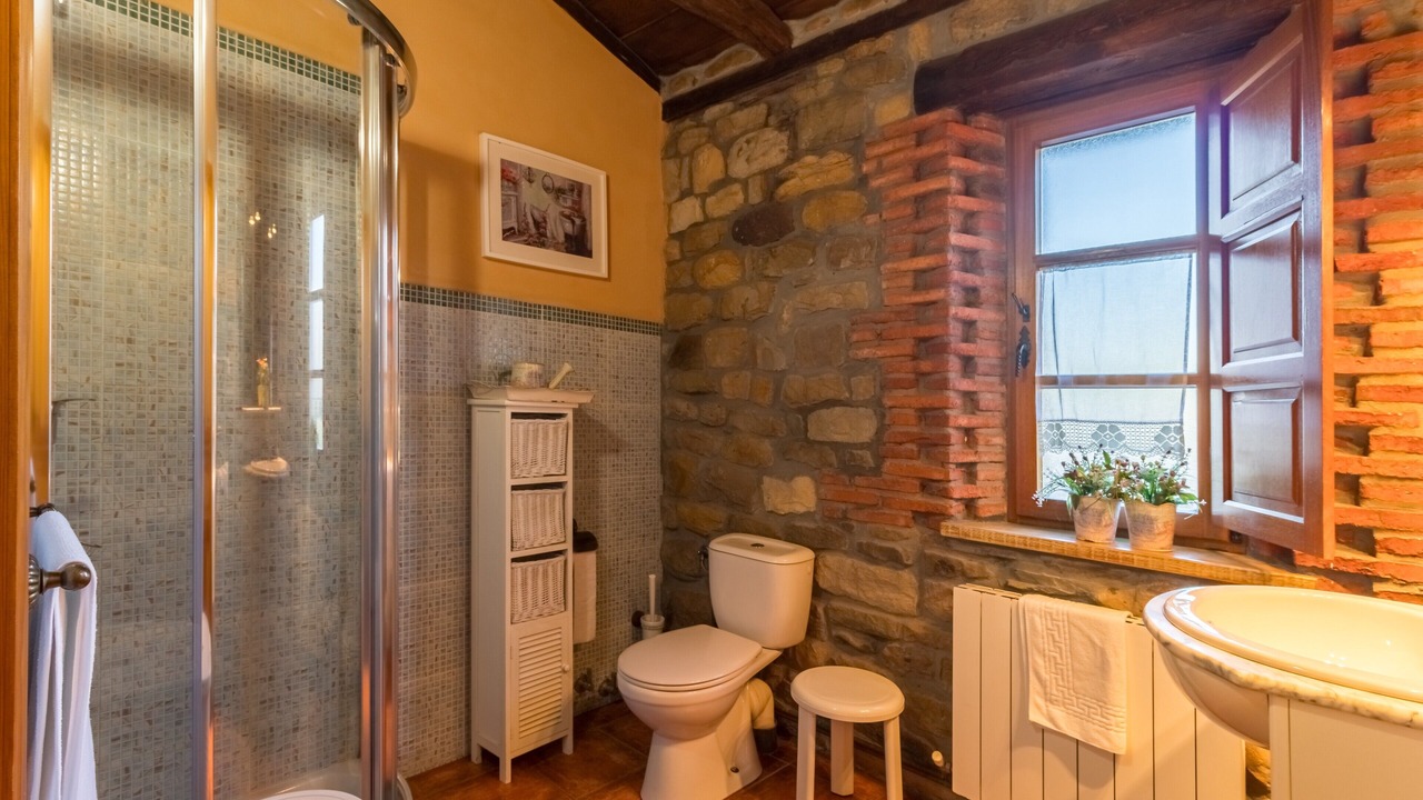 Photo of Bathroom in Villacarriedo