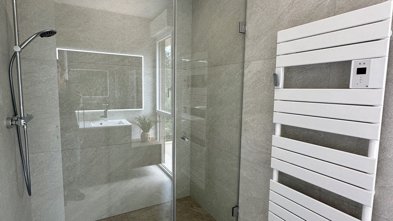 Photo of Bathroom in Clamart