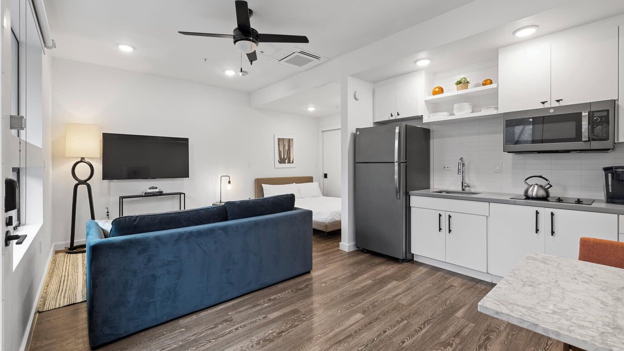 Photo of Livingroom in East Cesar Chavez
