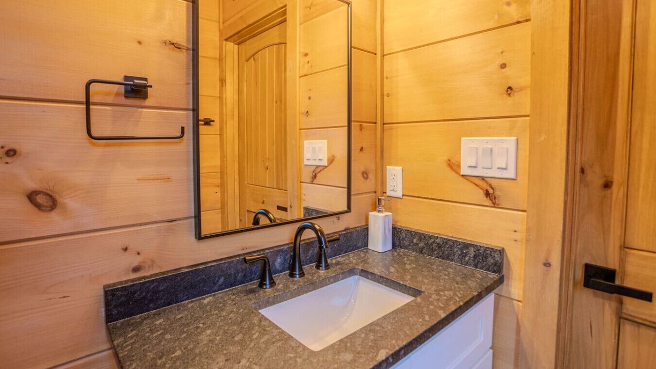 Photo of Bathroom in Pigeon Forge