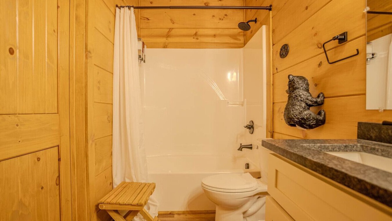 Photo of Bathroom in Pigeon Forge