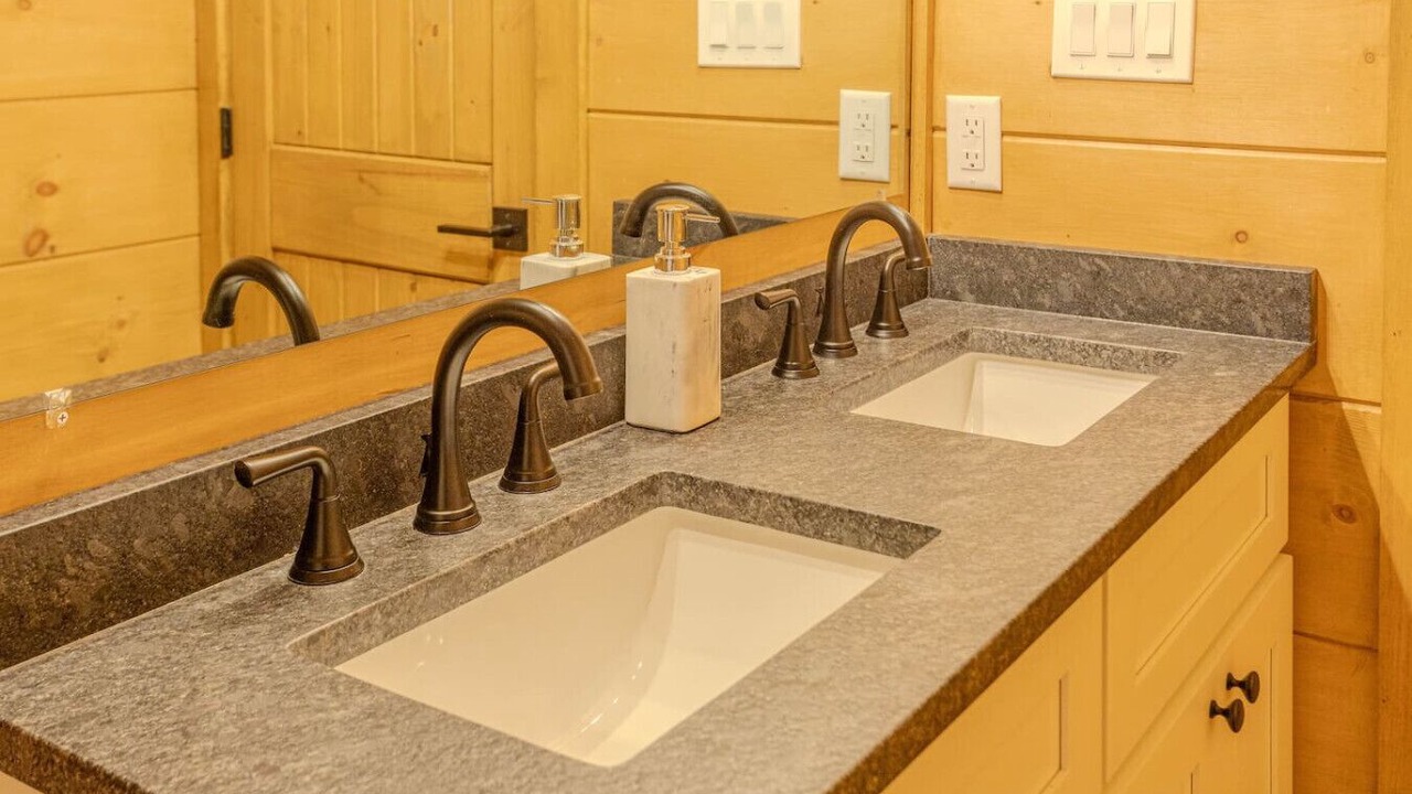 Photo of Bathroom in Pigeon Forge