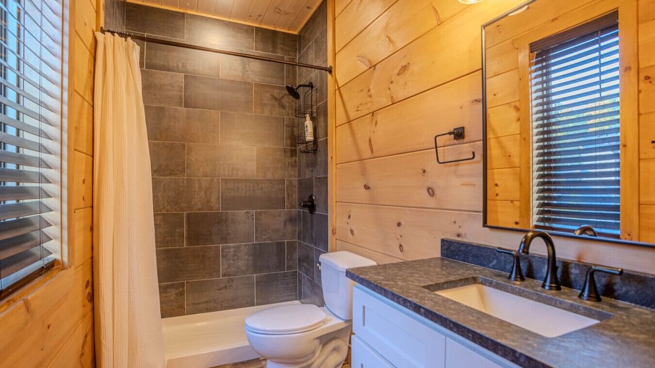 Photo of Bathroom in Pigeon Forge