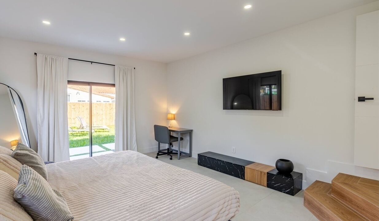 Photo of Bedroom in Coral Way