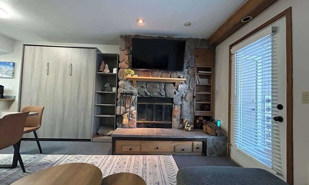 Photo of Livingroom in Kirkwood