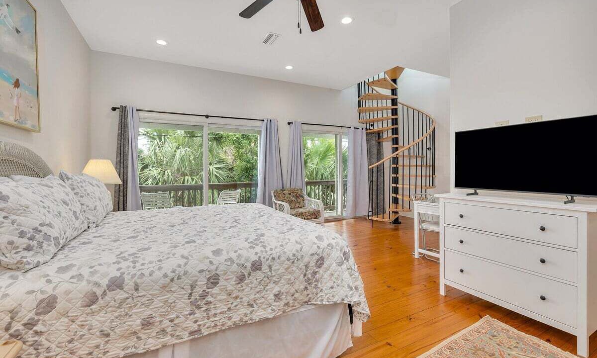 Photo of Bedroom in Jekyll Island