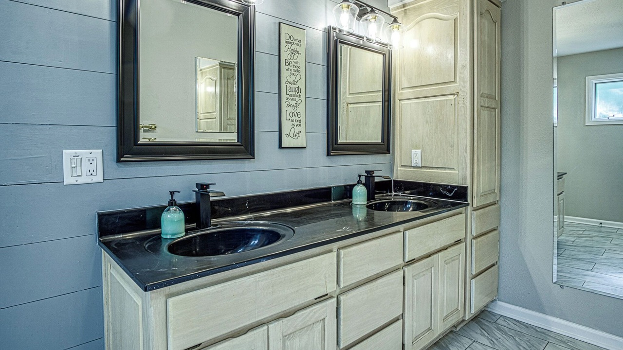 Photo of Bathroom in Hot Springs Village
