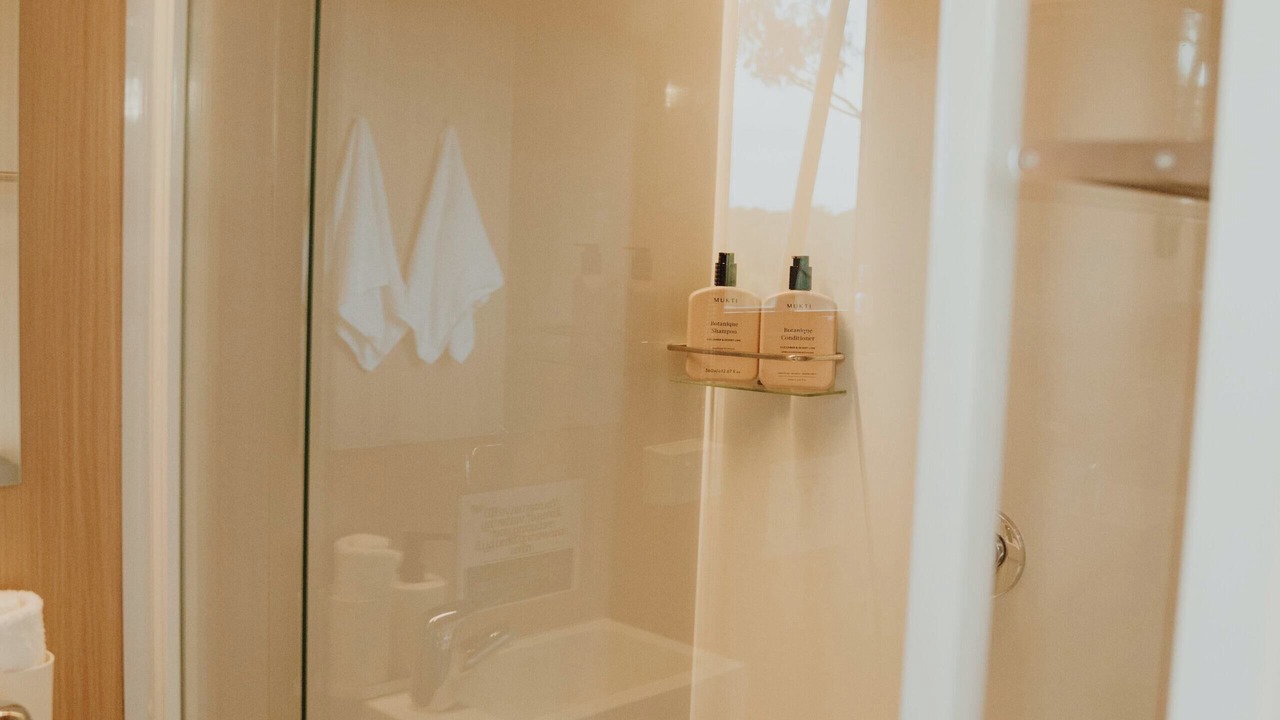 Photo of Bathroom in Rainbow Flat