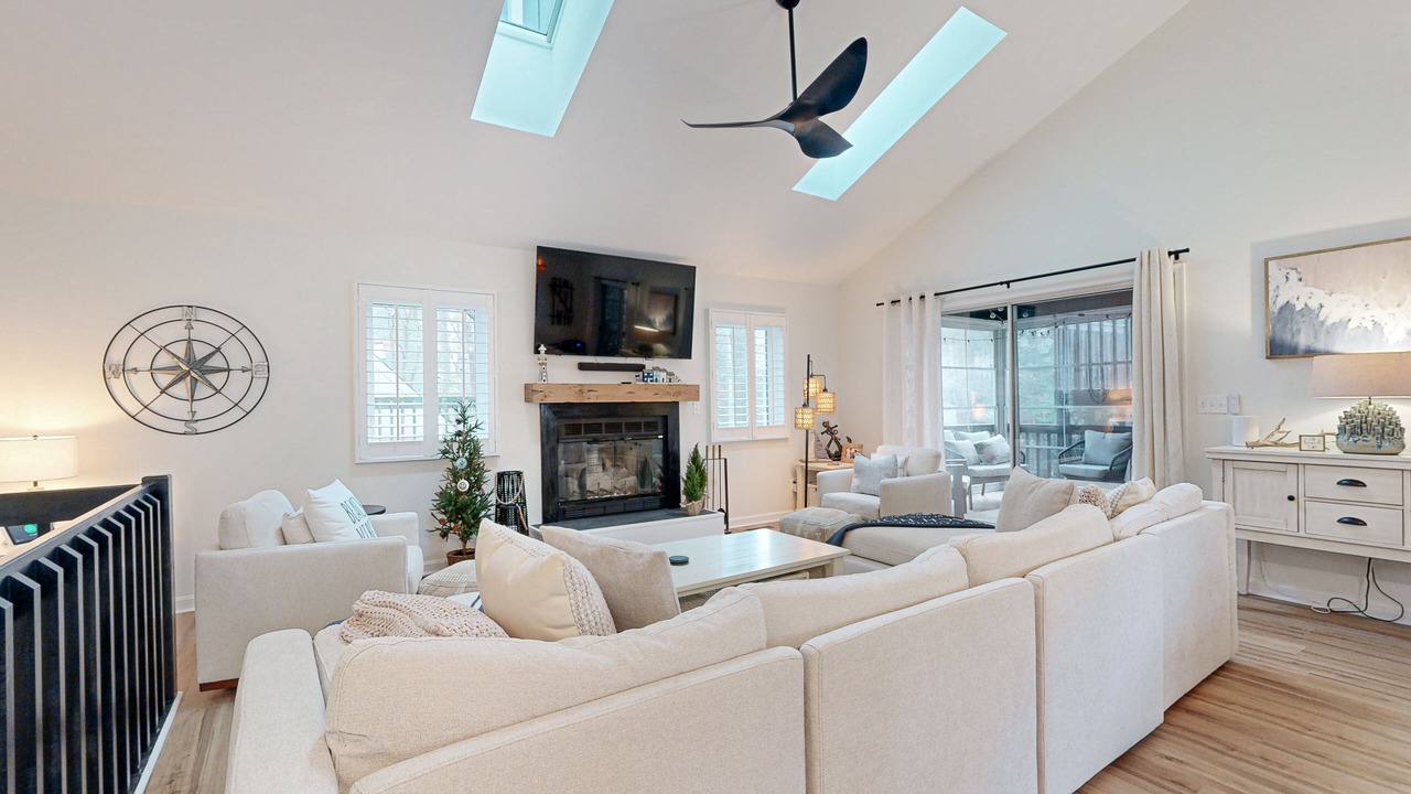 Photo of Livingroom in Sandpiper Pines