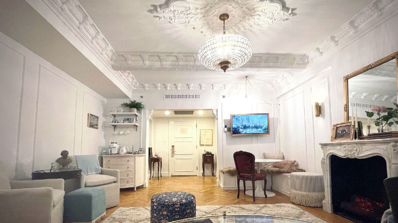 Photo of Livingroom in Central Park South