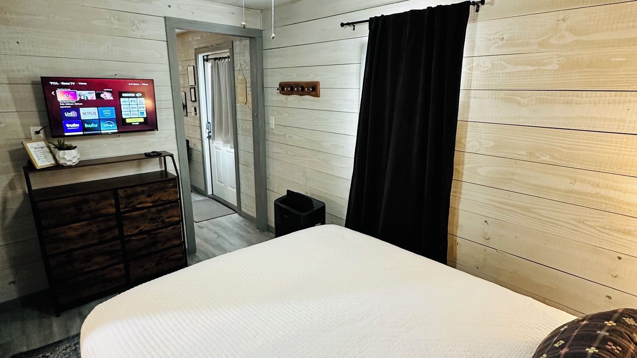 Photo of Bedroom in Springtown