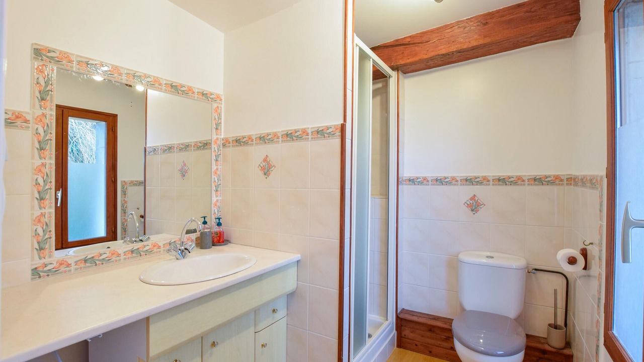 Photo of Bathroom in Le Mesnil-Mauger