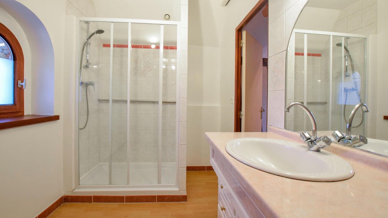 Photo of Bathroom in Le Mesnil-Mauger