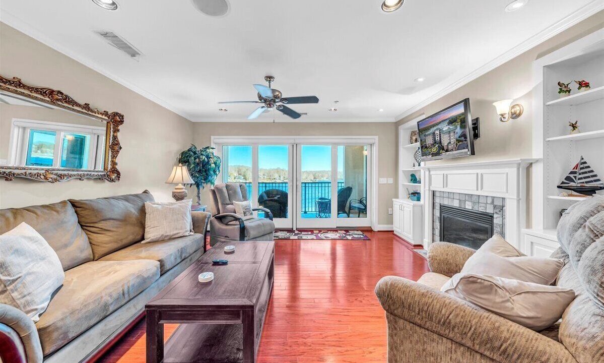 Photo of Livingroom in Westlake Corner