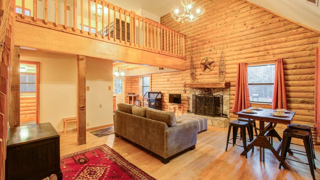 Photo of Livingroom in Waller