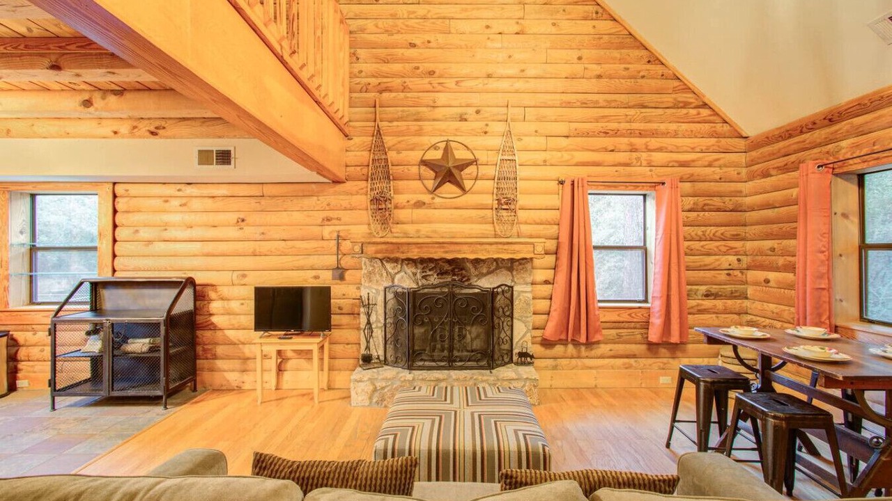 Photo of Livingroom in Waller