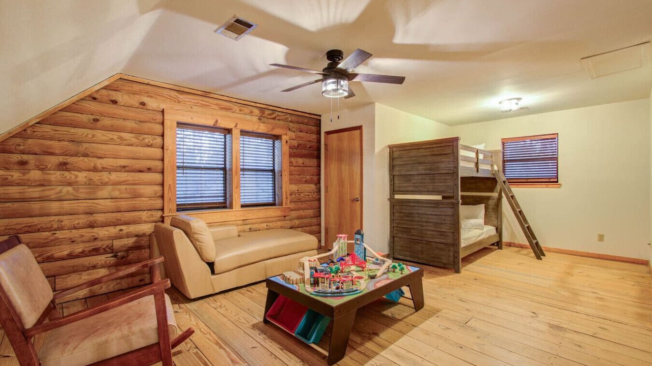 Photo of Bedroom in Waller