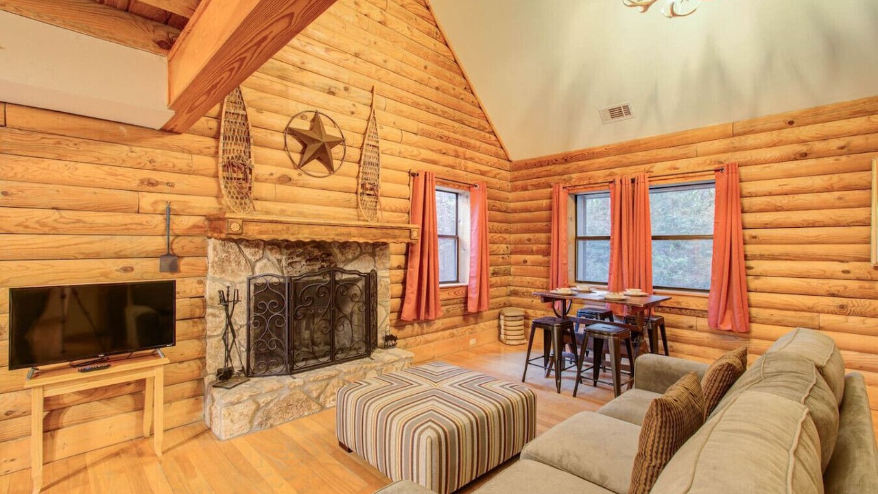 Photo of Livingroom in Waller