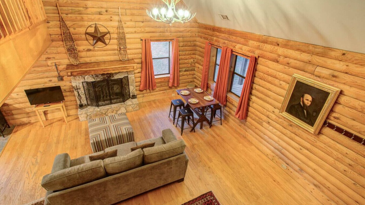 Photo of Livingroom in Waller