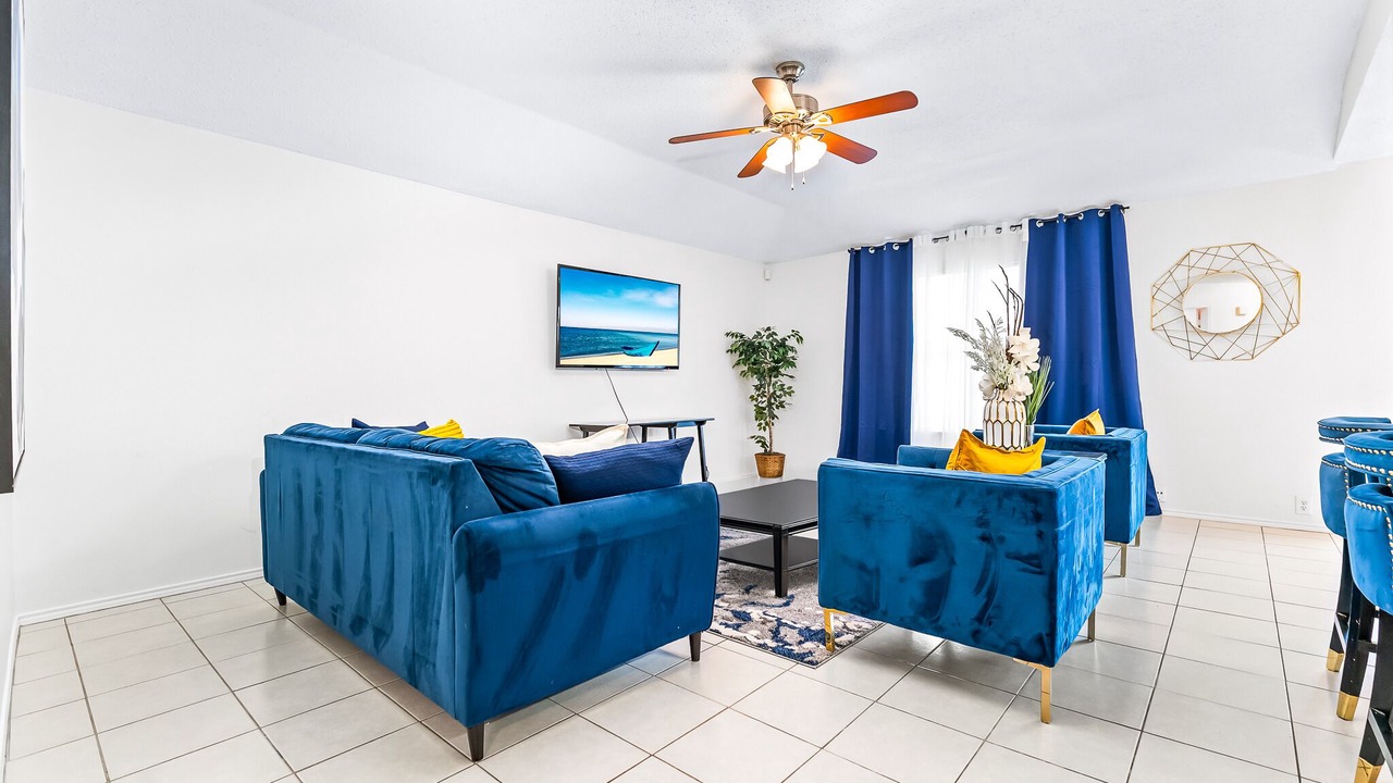 Photo of Livingroom in Buckner Terrace - Everglade Park
