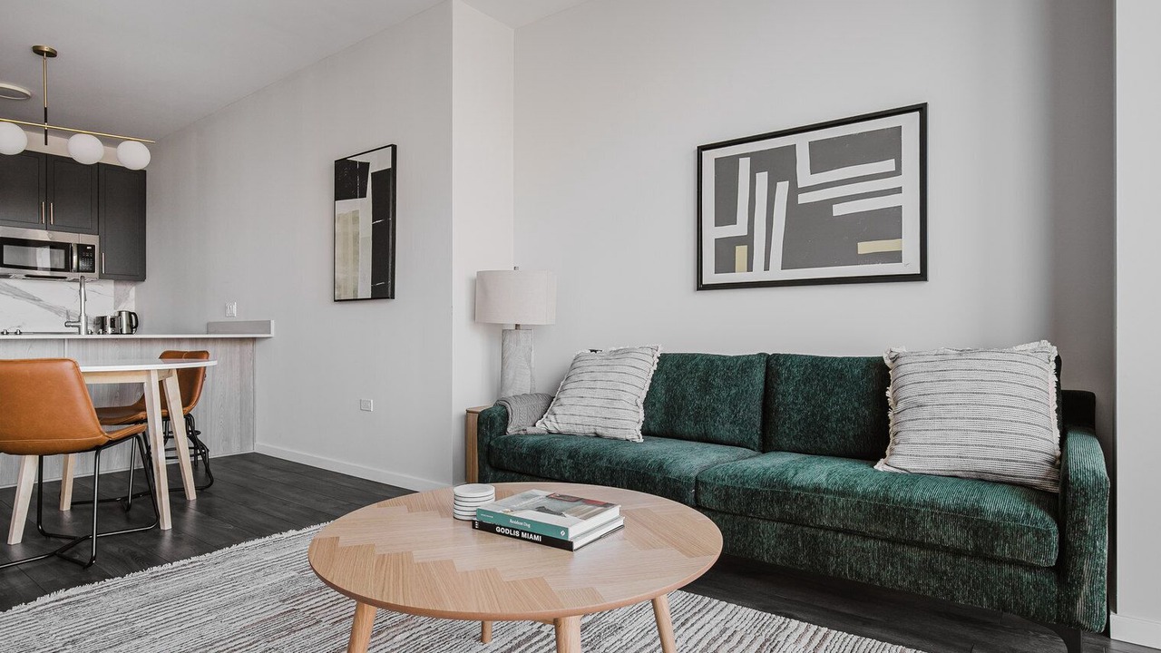 Photo of Livingroom in East Hyde Park