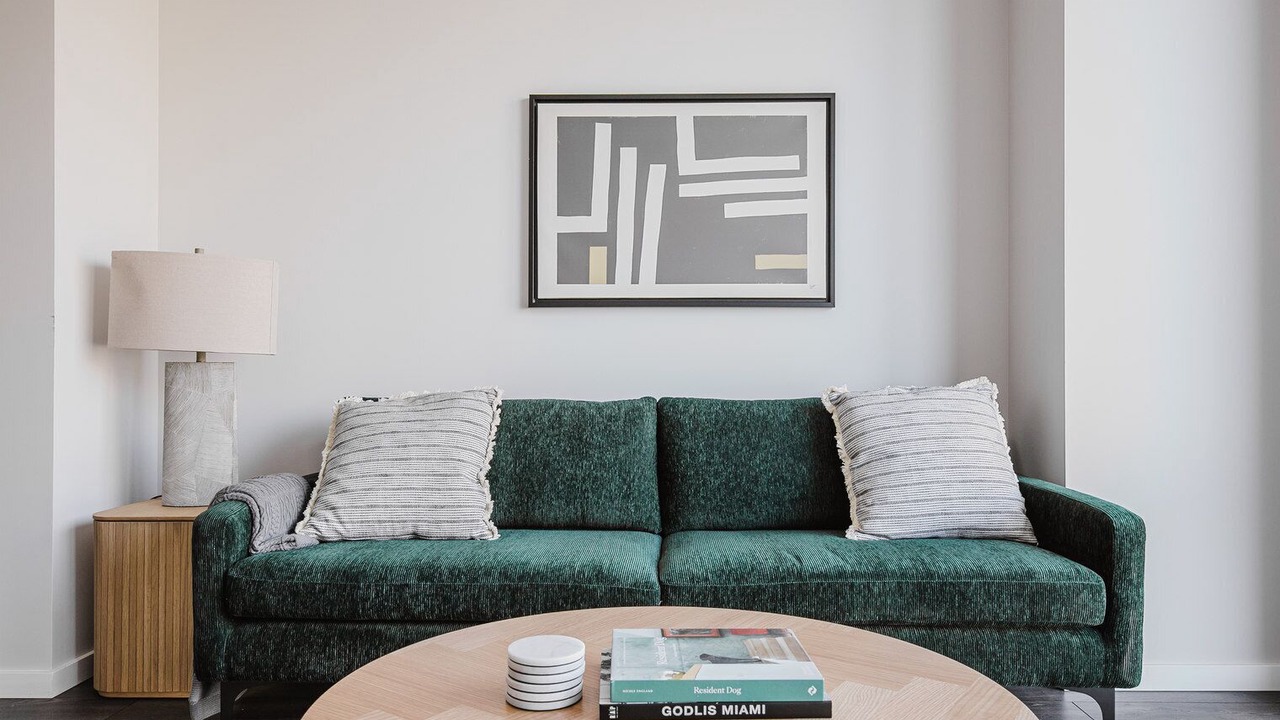 Photo of Livingroom in East Hyde Park