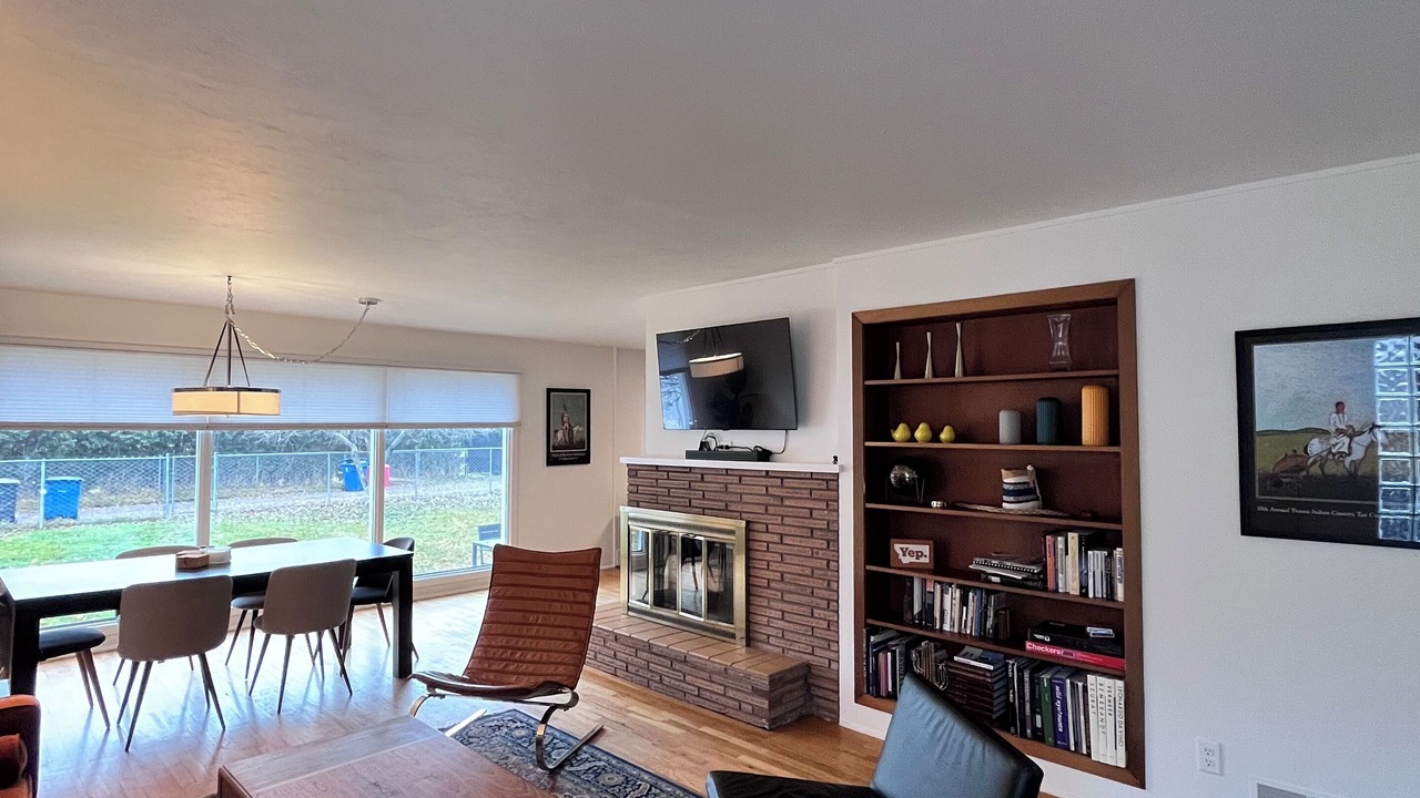 Photo of Livingroom in University District