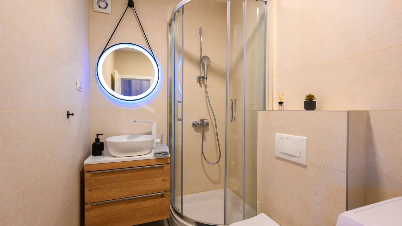 Photo of Bathroom in Sreser