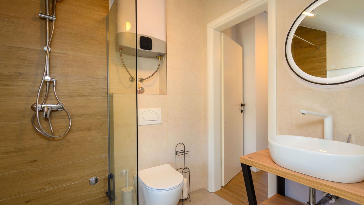 Photo of Bathroom in Sreser