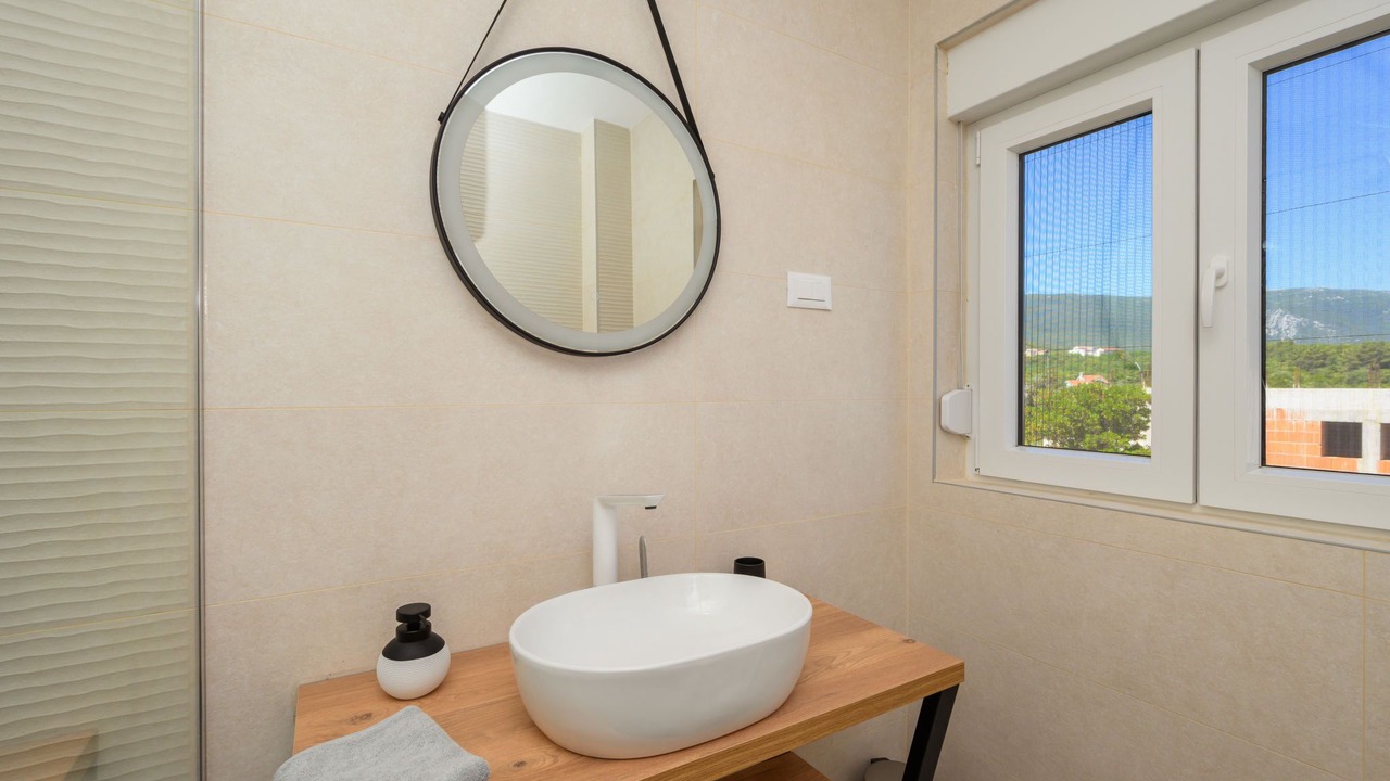 Photo of Bathroom in Sreser
