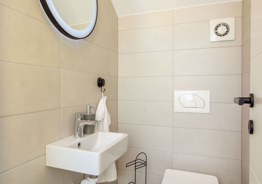 Photo of Bathroom in Sreser