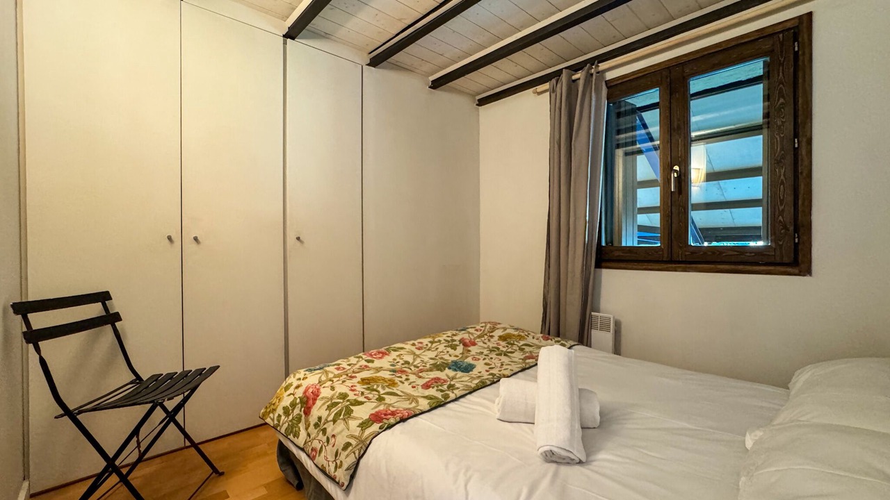 Photo of Bedroom in Enveitg
