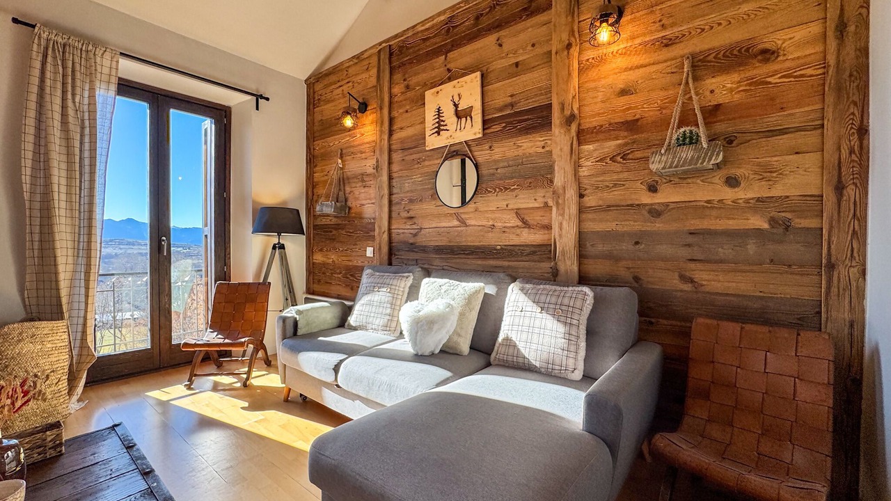 Photo of Livingroom in Enveitg