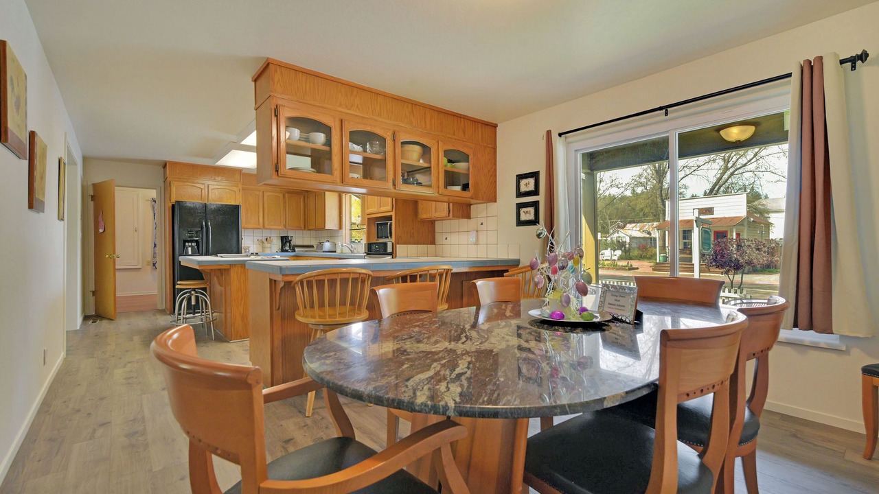 Photo of Others in Murphys