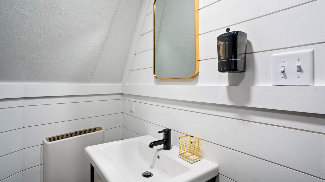 Photo of Bathroom in Hopkins County
