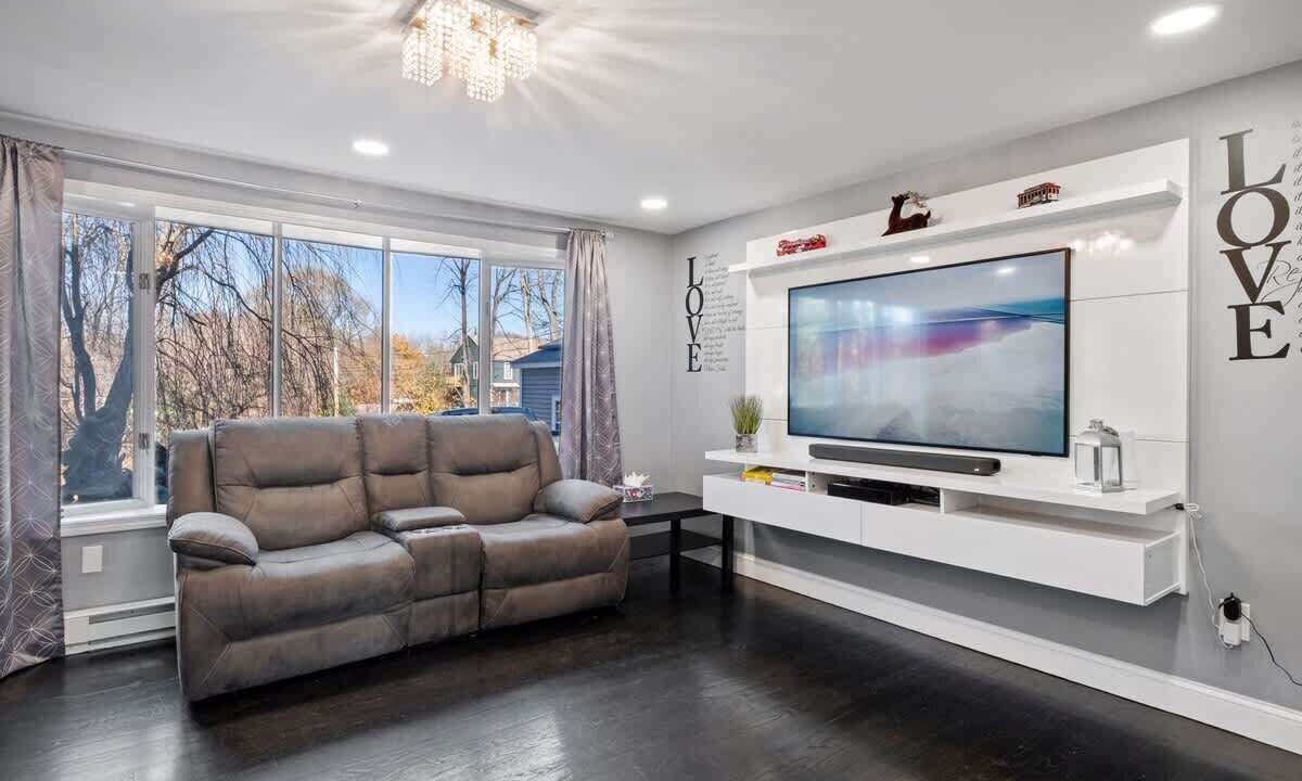 Photo of Livingroom in Northborough