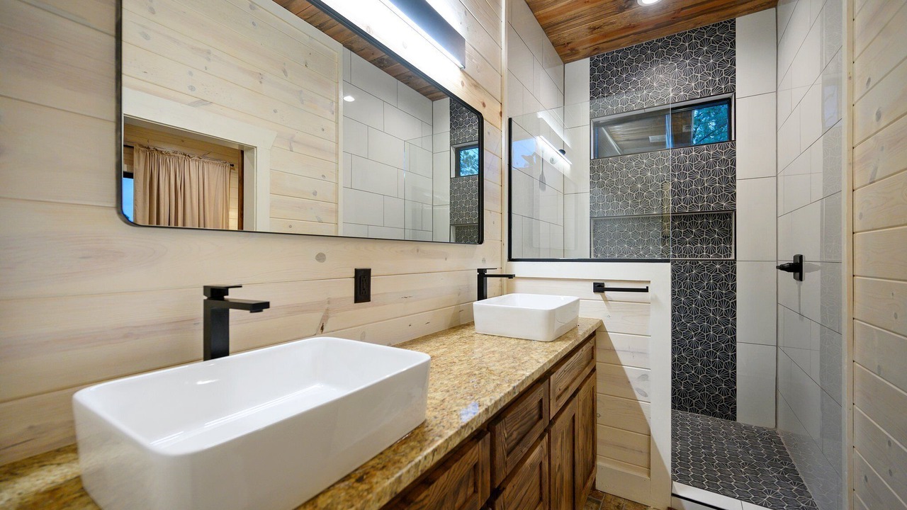 Photo of Bathroom in Pickens