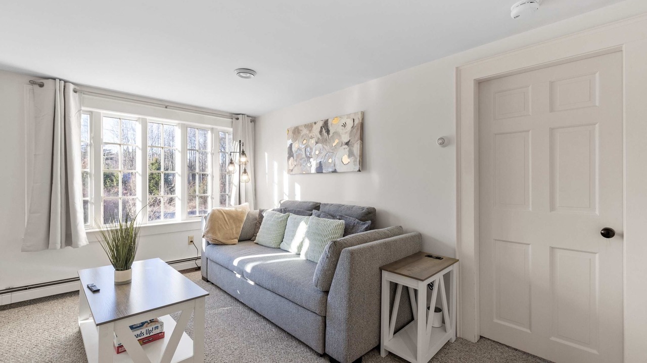 Photo of Livingroom in Concord